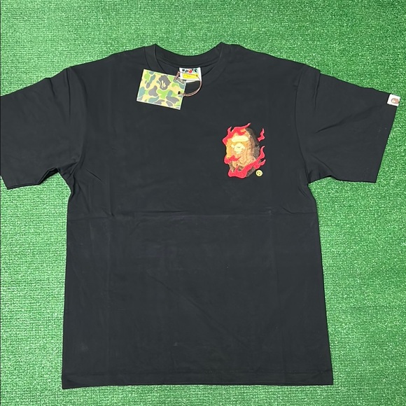 Bape Embroidered souvenir tee size M - Picture 2 of 4